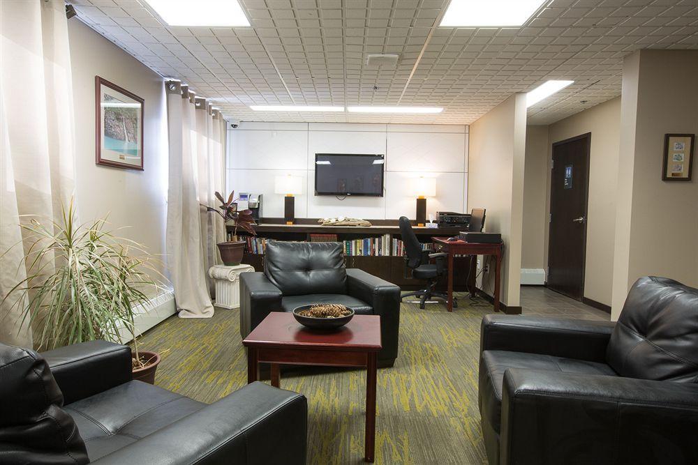 Capital Suites Yellowknife Esterno foto