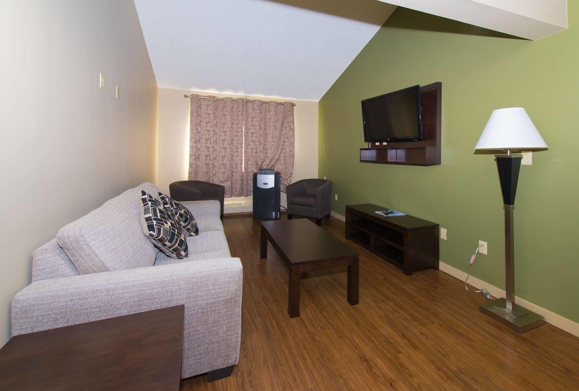 Capital Suites Yellowknife Esterno foto